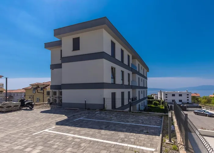 One - Happy Kostrena